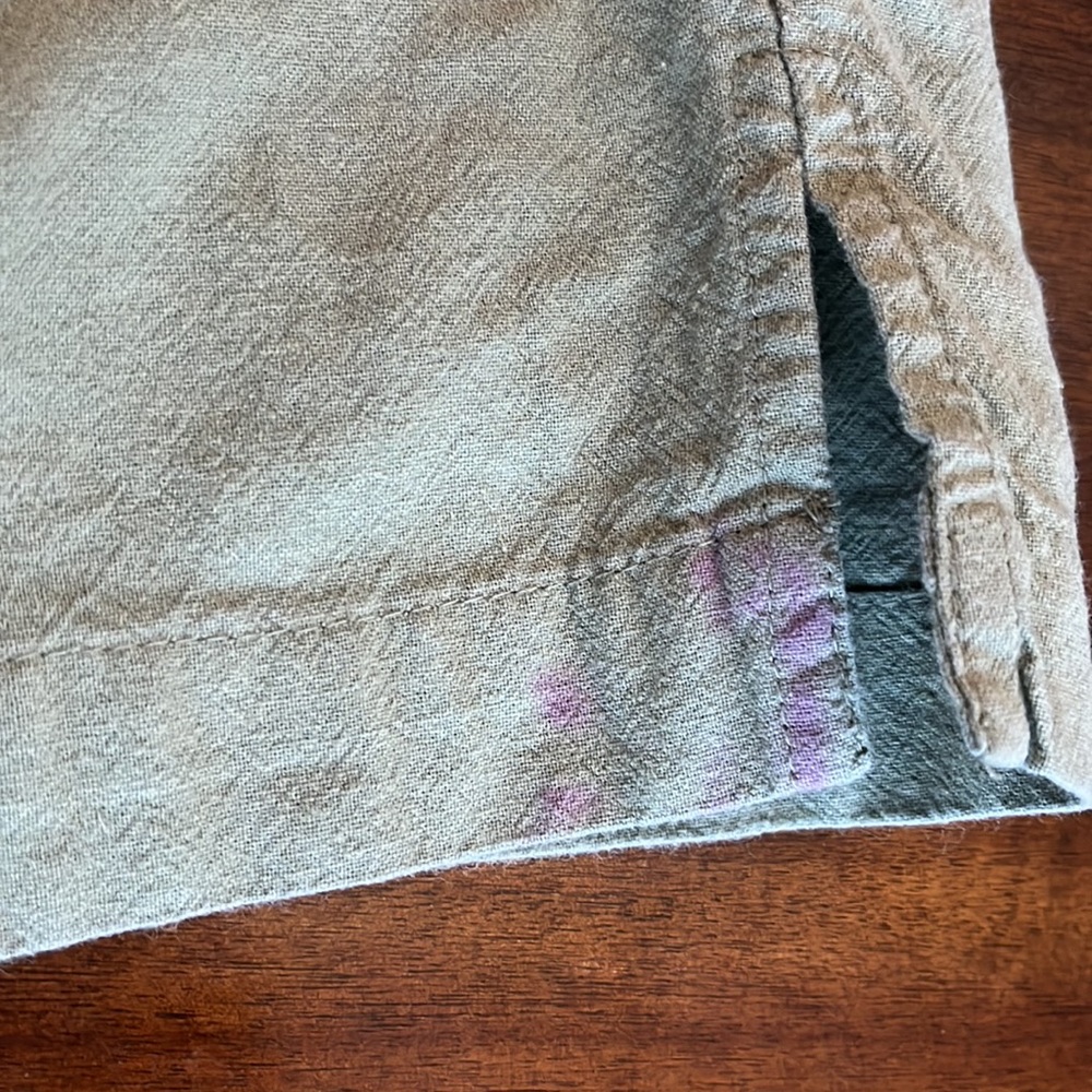 (THIS ITEM WILL BE DONATED AT END OF DEC)
Green Rebecca Malone Capris - Picture 7 of 7